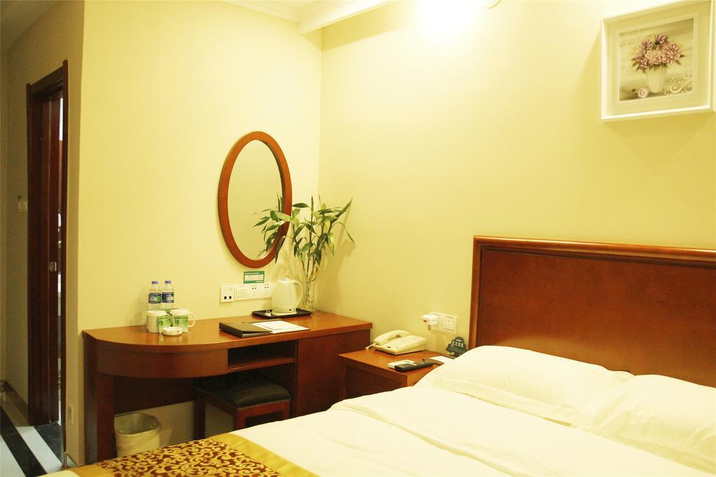 Greentree Inn Chongqing Yuzhou Road Hotel מראה חיצוני תמונה